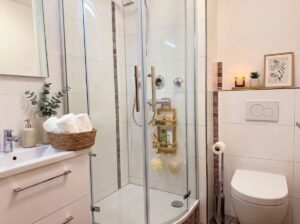 Gäste WC mit Dusche