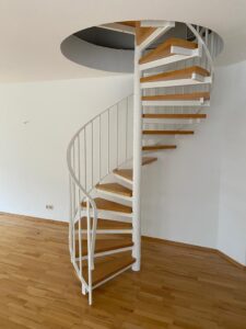 Treppe zum Obergeschoss