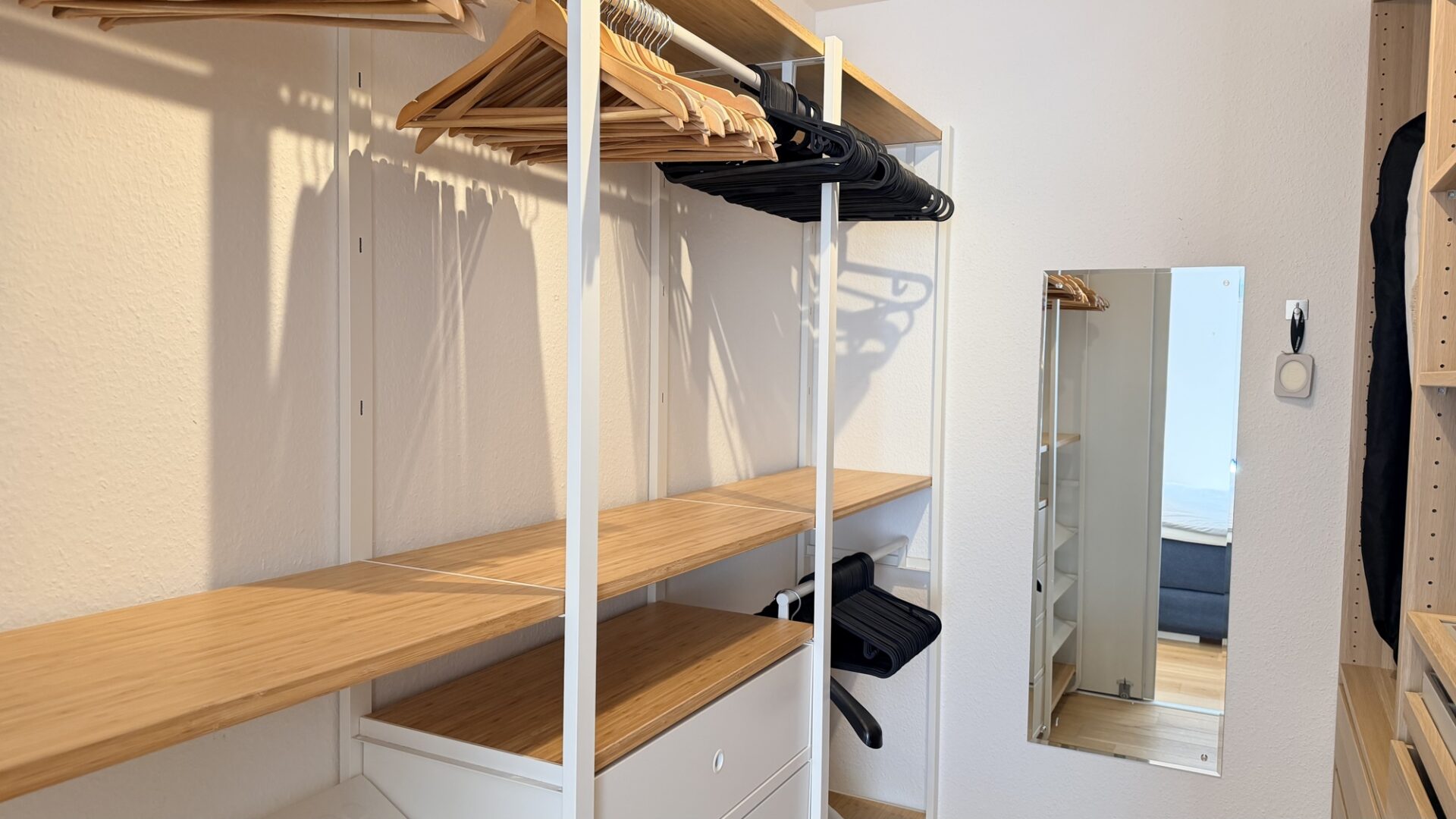 Begehbarer Kleiderschrank 1