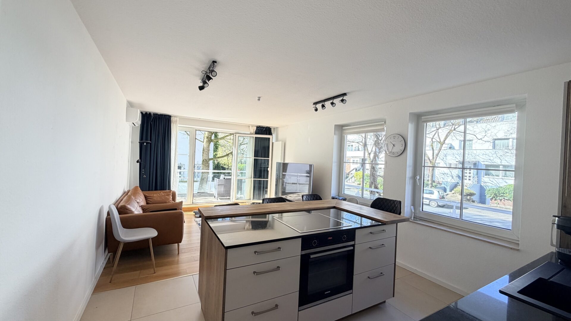 Küche zum Wohnzimmer